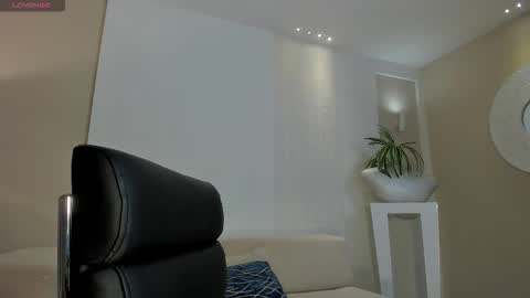 Lisa  Flowers online show from February 12, 11:12 am