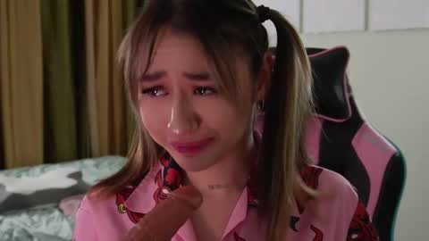   LISA   online show from November 11, 3:53 pm