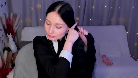 Snapshot of lisamooore chatting on February 13, 10:43 pm Lisa Moore online show from February 13, 10:43 pm