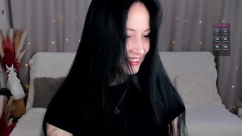 Snapshot of lisamooore chatting on January 1, 3:24 pm Lisa Moore online show from January 1, 3:24 pm