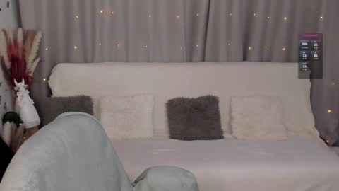 Snapshot of lisamooore chatting on December 13, 10:51 am Lisa Moore online show from December 13, 10:51 am