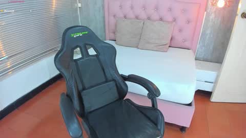 L I S S A  online show from November 7, 3:12 am