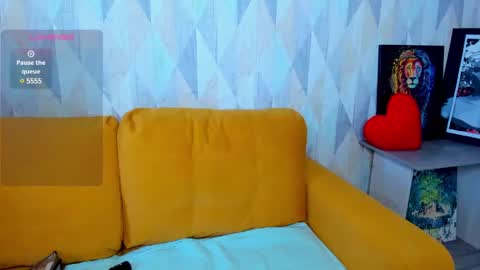 Snapshot of lissa_kitsune chatting on February 14, 6:45 am Lissa online show from February 14, 6:45 am