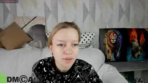 Snapshot of lissa_kitsune chatting on October 8, 9:24 am Lissa online show from October 8, 9:24 am