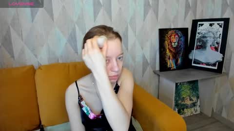 Snapshot of lissa_kitsune chatting on February 18, 6:59 am Lissa online show from February 18, 6:59 am