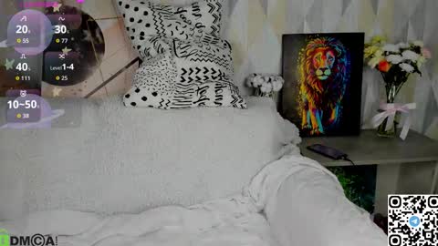 Snapshot of lissa_kitsune chatting on September 24, 8:24 am Lissa online show from September 24, 8:24 am