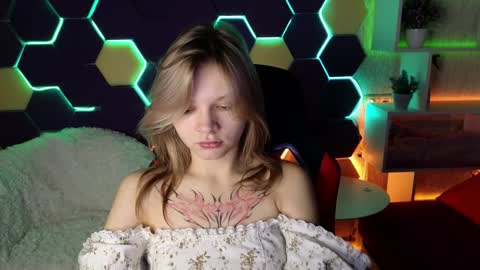 Lena online show from December 16, 1:10 am