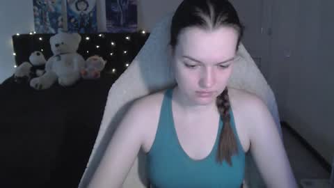 little__flowers online show from December 19, 8:28 am