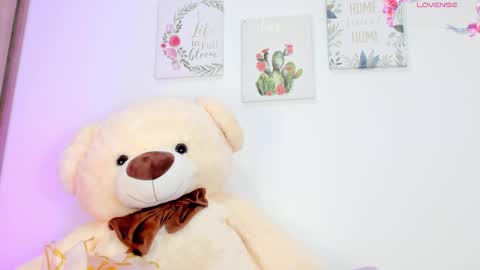    online show from March 6, 11:05 am