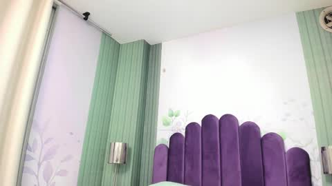 Snapshot of little_doll_4u chatting on February 17, 10:07 am ANNI online show from February 17, 10:07 am