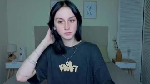 little_mollee online show from November 10, 9:43 pm