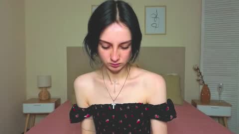 little_mollee online show from October 16, 2:25 am