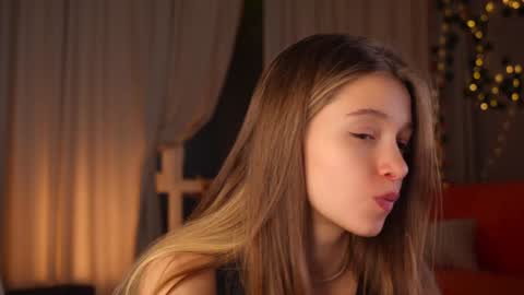 Kiki online show from October 28, 4:24 pm