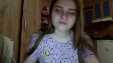 little_shygirl_ online show from November 11, 5:25 am