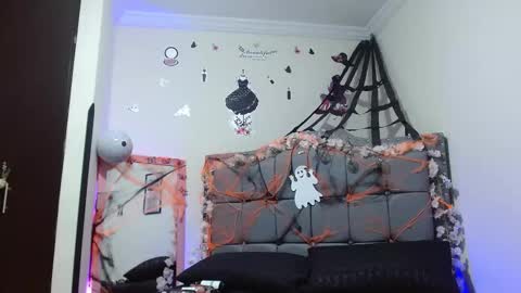 little_susi_ online show from October 20, 6:38 am
