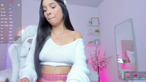Snapshot of little_sweet_18 chatting on September 22, 12:31 am Daniela online show from September 22, 12:31 am