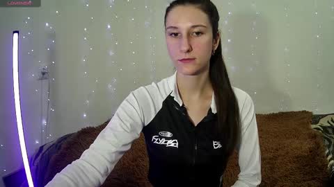 Snapshot of littleahwitch chatting on March 7, 9:40 am LittleAhWitch online show from March 7, 9:40 am