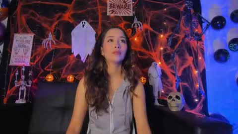 littlee_emma_ online show from October 30, 11:17 pm