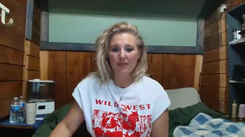 lisanixs online show from February 17, 2:55 am