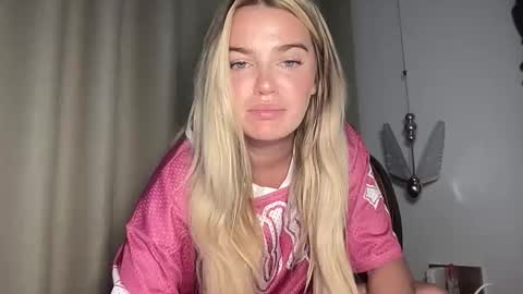 Marciabrady online show from December 14, 3:56 am