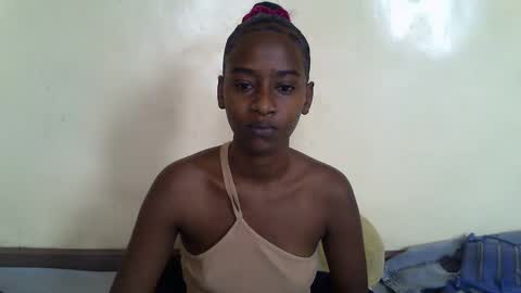 Snapshot of littlesandie chatting on February 28, 5:48 am littlesandie online show from February 28, 5:48 am