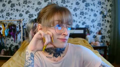 Niki  free tg channel with some photos gifs and info about streams  online show from September 21, 10:03 am