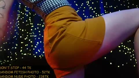 Niki  free tg channel with some photos gifs and info about streams  online show from May 24, 4:17 pm