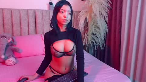 littlestar_sm online show from December 4, 5:42 am