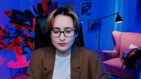 LixeLuna online show from May 7, 7:01 am