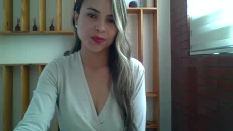 Snapshot of liz_28 chatting on October 9, 3:49 pm liz_28 online show from October 9, 3:49 pm