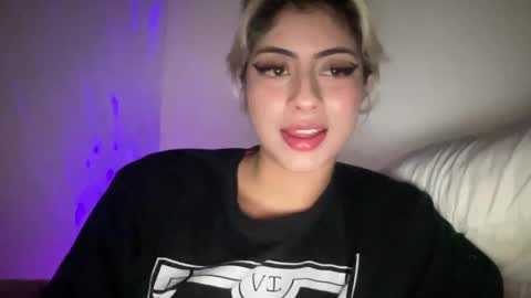 Snapshot of lizambarr chatting on February 23, 3:50 am Lizeth online show from February 23, 3:50 am