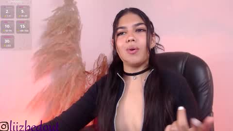 Snapshot of lizbedoutx chatting on October 19, 4:09 pm lizbedoutx online show from October 19, 4:09 pm