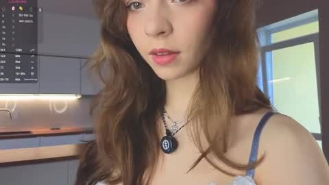 Hello there im Amelia Im new here Lets have fun online show from April 19, 3:17 am
