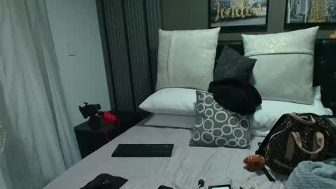 Snapshot of lizz_tender chatting on September 12, 12:12 pm Lizz online show from September 12, 12:12 pm