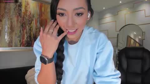 Lizzi  online show from February 26, 9:03 pm