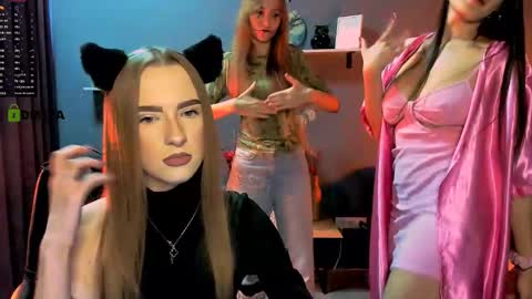 lizzie_boom online show from October 20, 7:06 pm