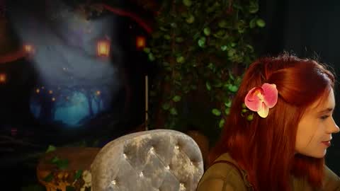 Elizabeth online show from December 1, 6:10 pm