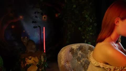 Elizabeth online show from November 8, 6:13 pm