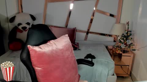 Lizzy Joss online show from November 28, 3:20 am