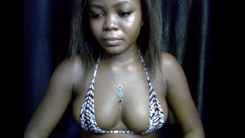 Snapshot of lizzy_petite chatting on October 14, 8:44 pm lizzy online show from October 14, 8:44 pm