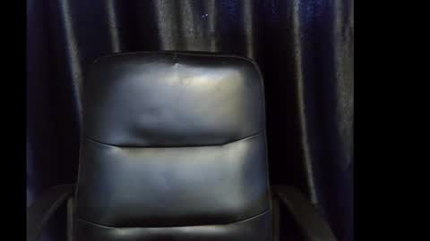 Snapshot of lizzy_petite chatting on October 6, 9:04 am lizzy online show from October 6, 9:04 am