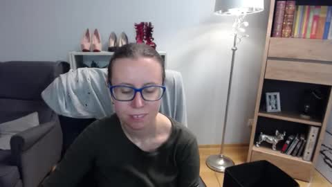 Lizzy online show from October 21, 4:38 am