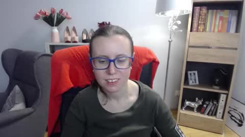 Lizzy online show from November 25, 5:53 am