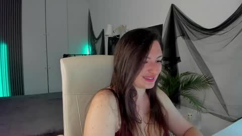 Elizabeth online show from May 30, 7:28 am