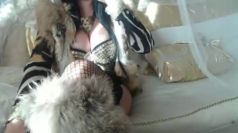 Lilu online show from November 5, 7:24 am