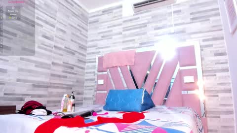 Lola online show from February 14, 11:10 am