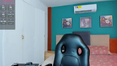 lola_sweeet18 online show from May 30, 10:35 am