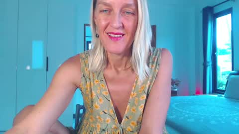 Lola online show from April 13, 4:58 am