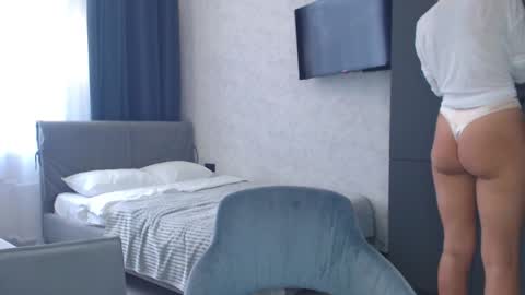 Lola online show from October 5, 1:16 pm