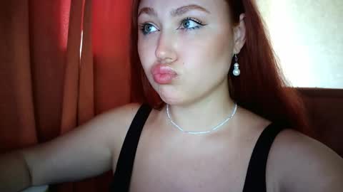 LolaaMint  online show from February 6, 11:35 am